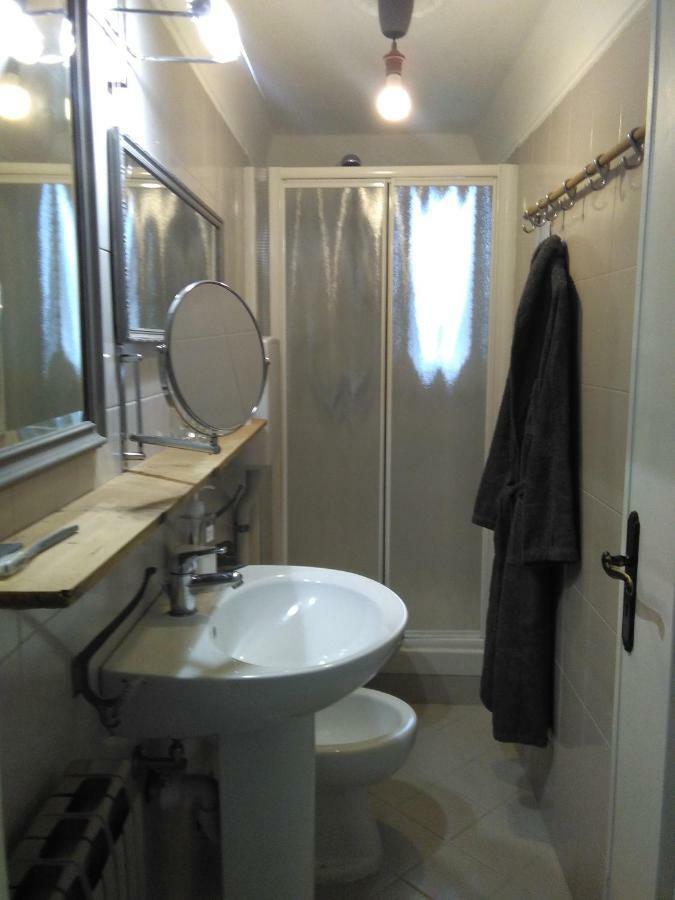 Virginias B&B Savona Bagian luar foto