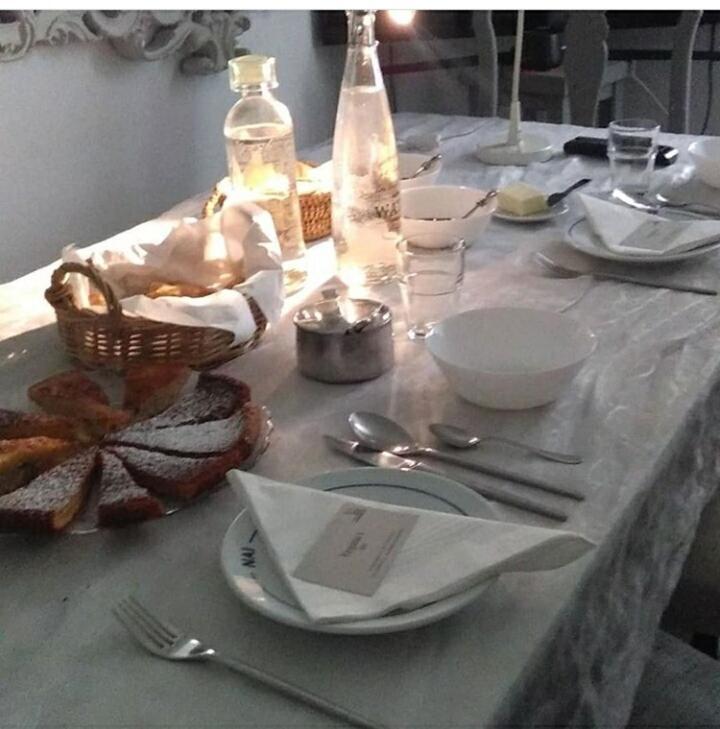 Virginias B&B Savona Bagian luar foto
